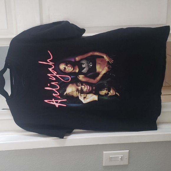 Aaliyah Y2k Style tshirt - Picture 2 of 5